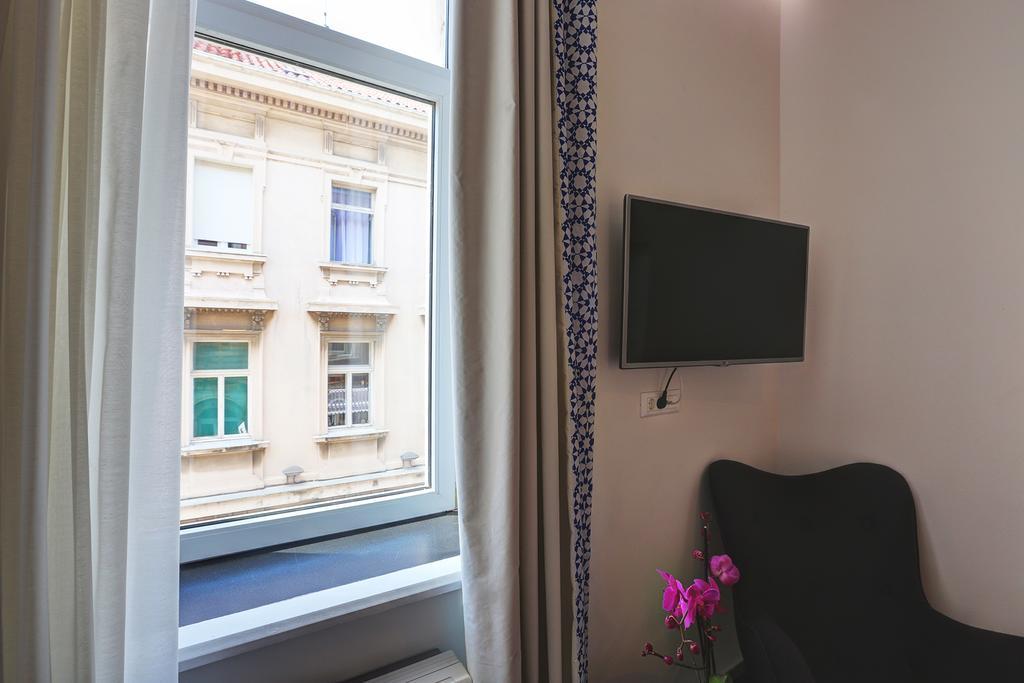Bed & Atmosphere Rooms سبليت الغرفة الصورة